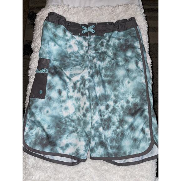 Art Class boys sz. 18 green tie dye design swim trunks ( longer) Grt. pair - Picture 1 of 8